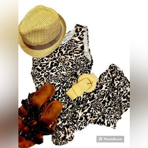 Pullover sleveless leopard print dress size medium super comfortable material